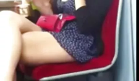 Peindre les mamelons aiment incest french porn entrer dans la bouche