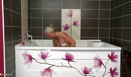 Elle a film porno gratuit de viol sucé ma bite préférée et m'a donné une baise matinale.