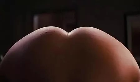 Strip-tease chez une femme en surpoids film porno viol gratuit provoque le cancer.