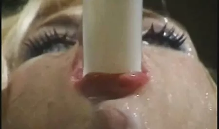 Le vieil homme a demandé à la fille d'écarter ses jambes free porno francais avec les kangourous.