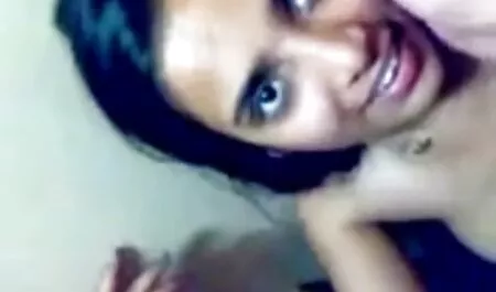 J'ai vu la façon dont je baisais et j'ai porno avec sa voisine rejoint mon gode lesbien.