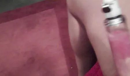 L'homme a été surpris en train de se masturber anime porno francais et de traîner dans l'appartement avec du sperme.
