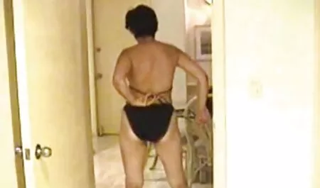 De jolies filles se masturbent et des porno en allemand poèmes.