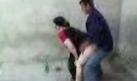 Pour passer la nuit, film porno avec viol un homme noir voulait rencontrer une fille.