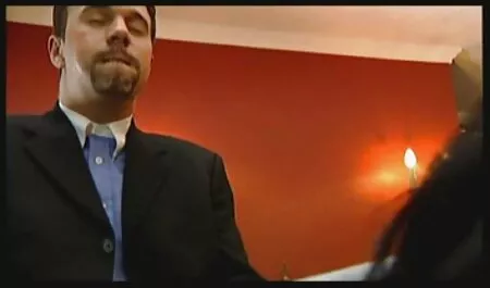 Mon premier mari porno francais sale se présente dans le sauna avec un ami.