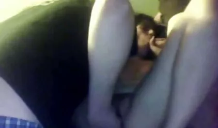 Une fille bronzée avec son xxx amateur francais doigt huilé