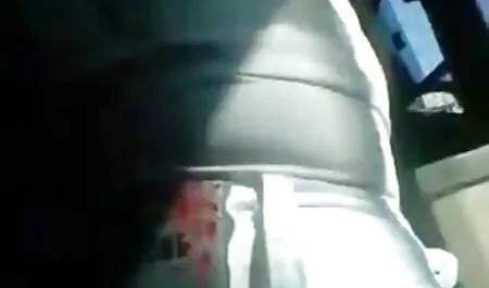Il baise une belle brune et une hentai porn french blonde.