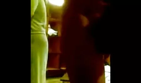 L'entraîneur lesbien a passé film erotique francais vintage 69 étapes au-dessus de la tête du client.
