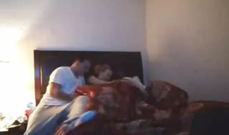 L'homme qui était ivre film porno black français était occupé avec ce cul chaud.