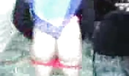 Fille avec ses porno gay francais arabe sourcils, son chapeau