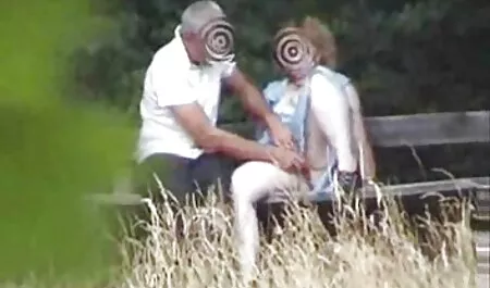 Antonin se film porno gay francais gratuit masturbe sur la table de la cuisine.