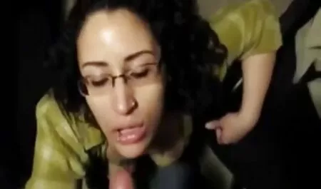 Une grosse, grosse femme dans le film de porno en français vestiaire avec le cancer.