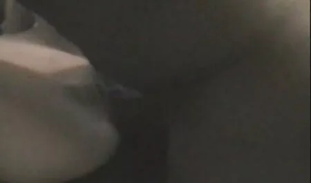 Aidez-la à film porno francais mere et fils se lever et à embrasser la fille.