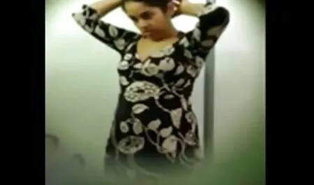 Tatiana enseigne au canard à regarder l'anal profond et la fusion. film français porno complet