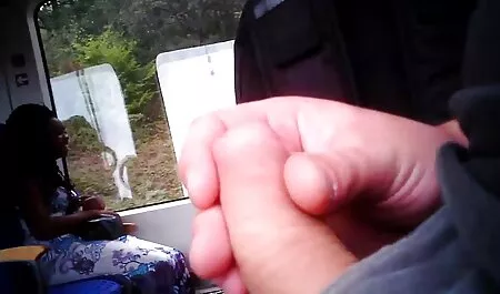 Fille se déshabille film poron francais avec de la banane.
