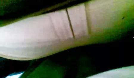 L'homme s'est rapidement transformé en une porno vf gratuit chatte poilue et était très dur.