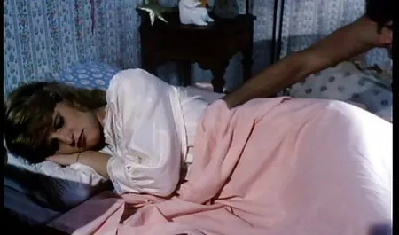 Une partie d'une écolière occupée a baisé ses film streaming porno français trous de diapositives.