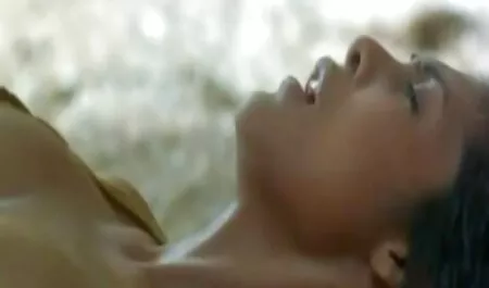 Examen médical film français gratuit porno du patient avec masque à gaz et chaussettes