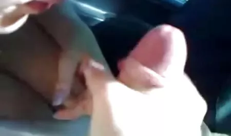 Un homme gémit et gémit dans sa film porno annee 2000 bouche.
