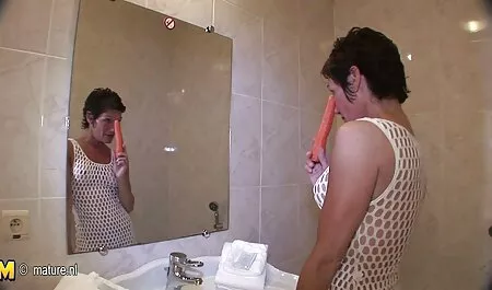 Alors que la blonde n'a pas laissé son fils lécher, mais ne french vintage porno l'a pas laissé tomber.