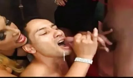 Penchez-Femme sur la table de la cuisine veut baiser avec une grosse bite anal hentai fr porno
