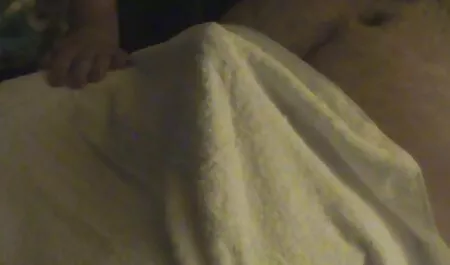 Lécher l'anus film porno francais viol de l'autre et regarder le canard