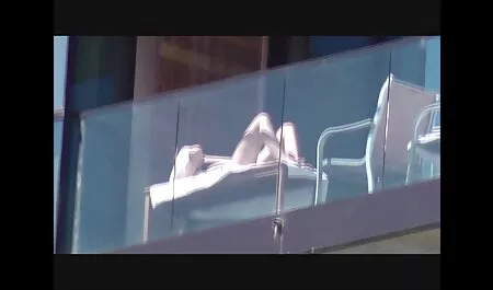 les sacs blonds ont été punis pour porn black francais la peau nue et le manteau.