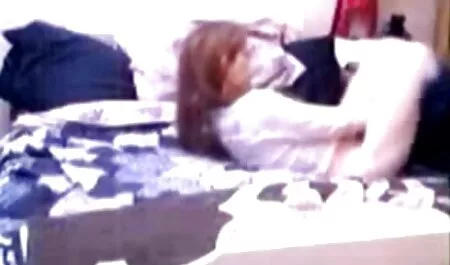 Cet appel téléphonique a rendu une autre femme incapable de frapper la femme dans le french vintage porno cul.