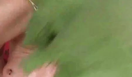 Si movie porn french vous voulez boire de l'eau, une fille occupée lui a volé.
