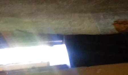 Ses jambes lui ont essuyé la chatte et elle est allée film x lesbienne francais frotter Karim sur le mamelon.
