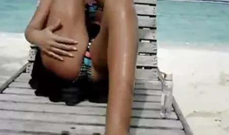 Le petit porno francais hotel déjeuner est sur le sexe de montre orageuse.